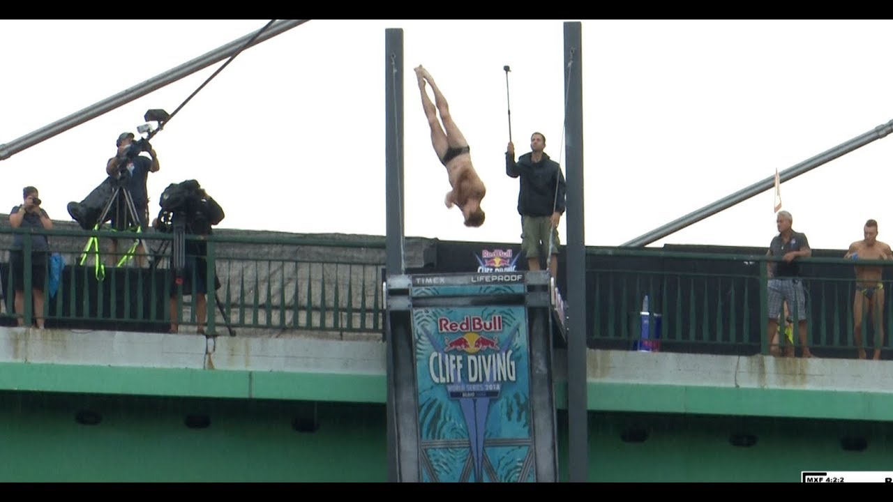Clavadistas- Saltos Red Bull Cliff Diving en Bilbao 2018