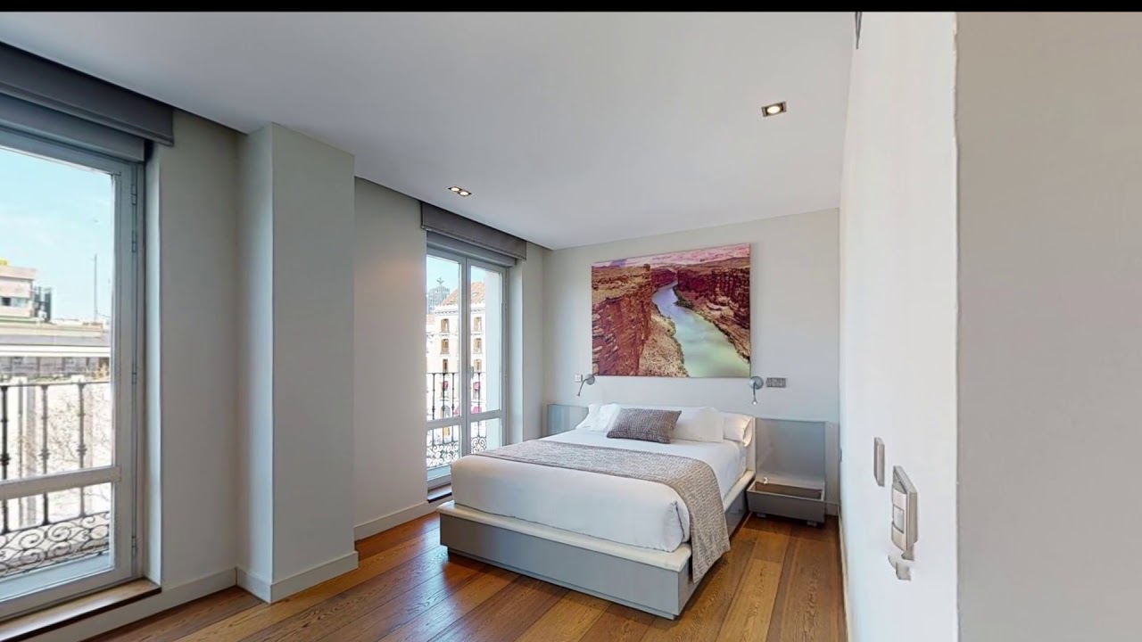 Piso de lujo totalmente amueblado, localizado en la exclusiva Calle de Serrano. M 46 00419