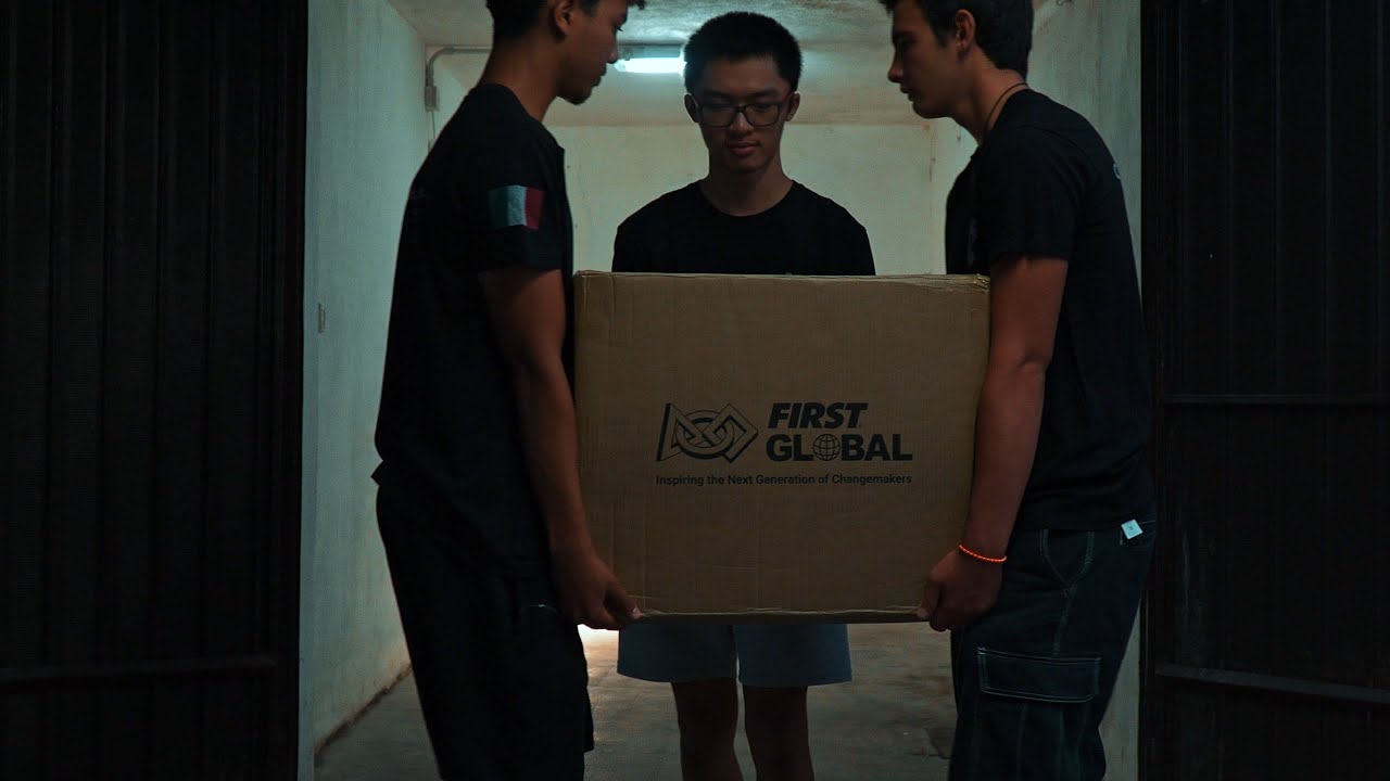 UNBOXING VIDEO Team Italy | FIRST Global Challenge 2025