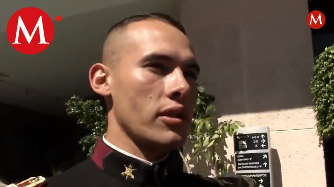 El cadete que se rob&oacute; la atenci&oacute;n en toma de protesta de AMLO