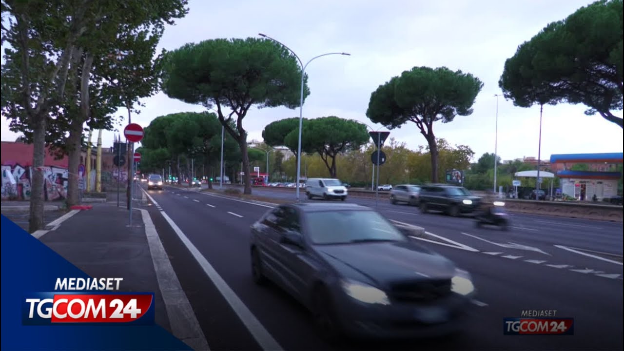 Incidente stradale a Roma, si cerca una berlina grigia