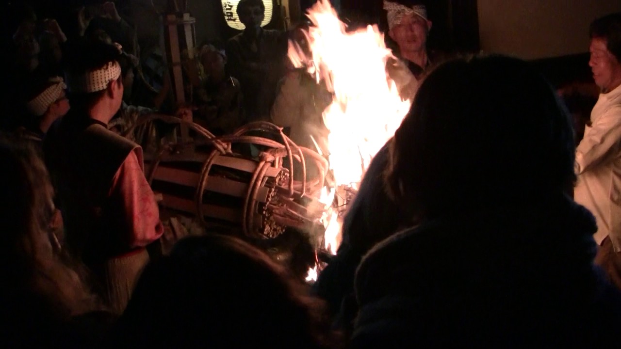 Kurama Fire Festival_torch lighting
