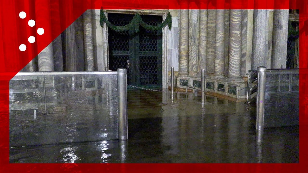 Acqua alta a Venezia, lasciate aperte le barriere della Basilica di San Marco