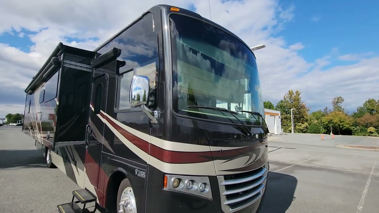 For Sale 2017 Thor Miramar 35.2 class A motor home