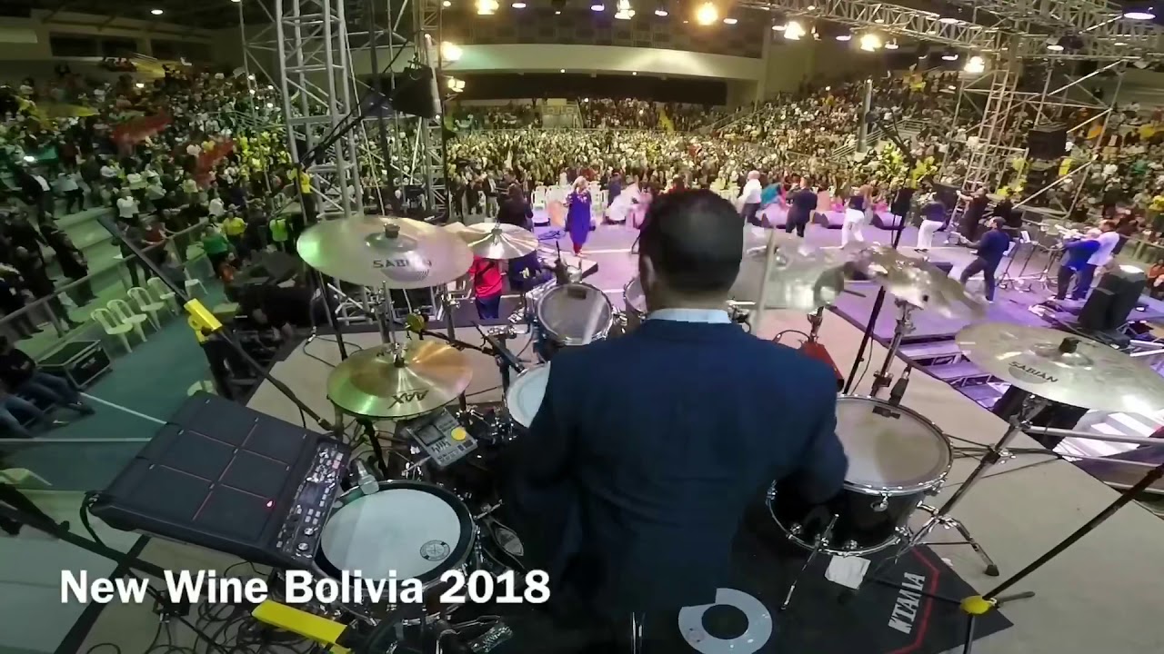 Alberto Vargas drum cam con New Wine en Bolivia