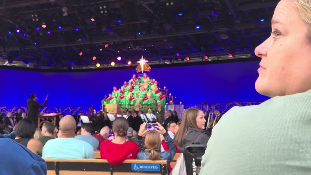 Epcot Candlelight Processional Dec 17, 2025 Lauren Daigle Narrator
