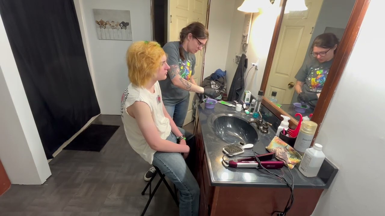DYING MY EMO/SCENE HAIR