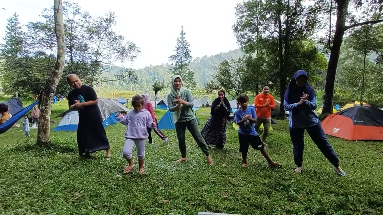Goyang Maumere ditengah kabut di Lokasi Camping & Wisata #situgunung #situgunungsukabumi