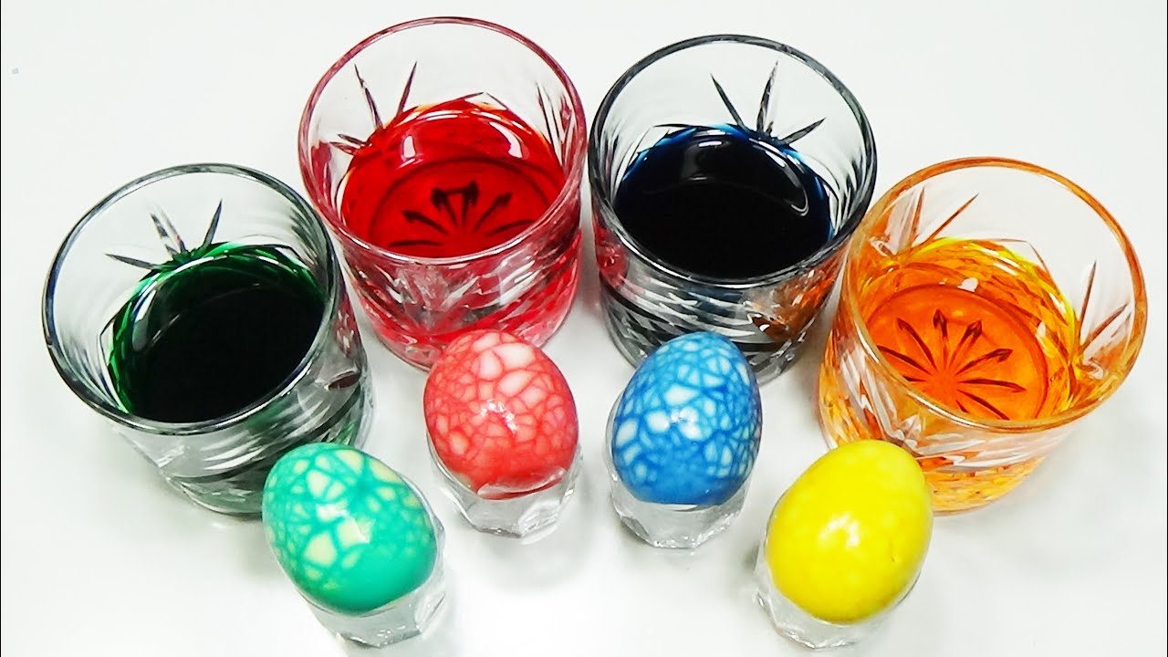 DIY Marbled Easter Egg Dye with Cute Little Helper