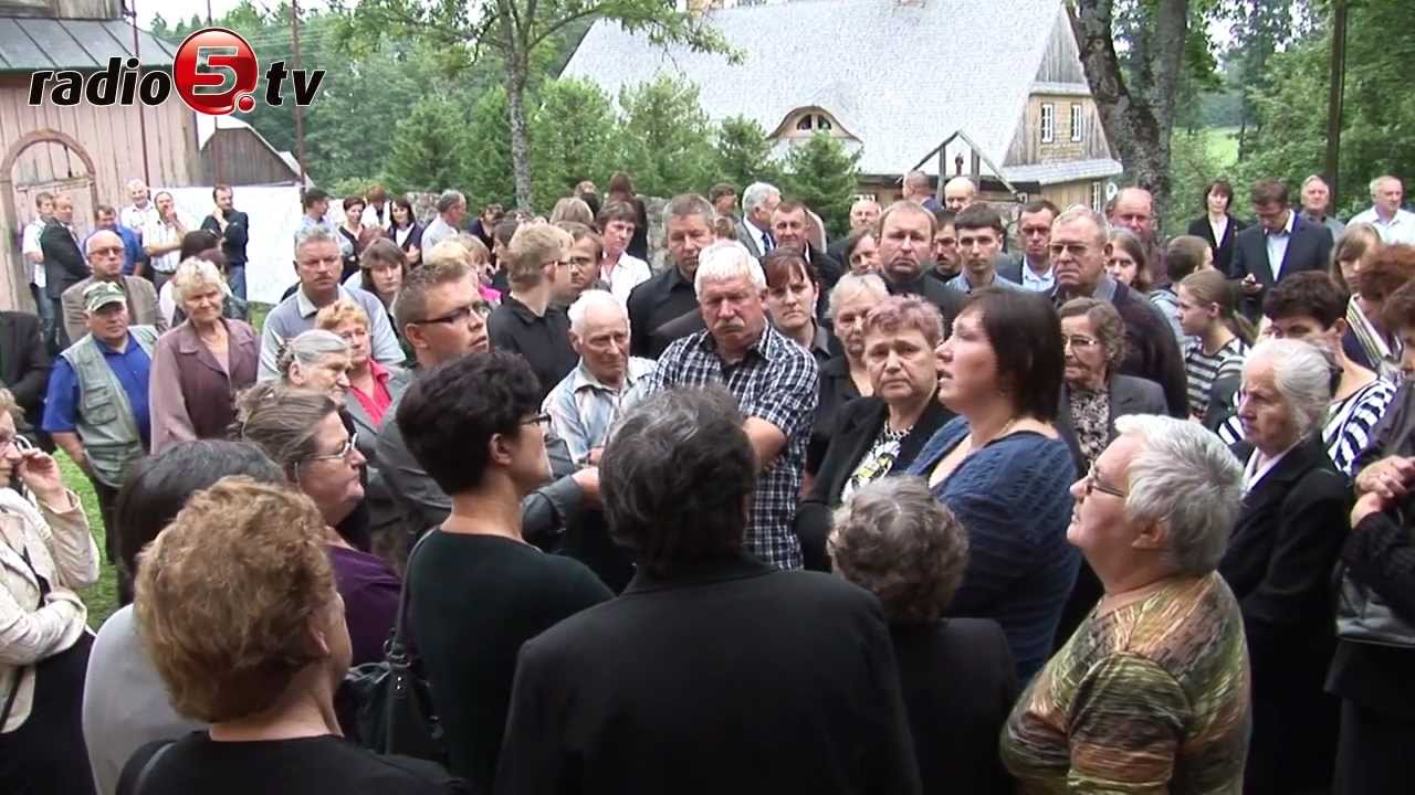 "Nie poddamy się i nie oddamy naszego księdza"