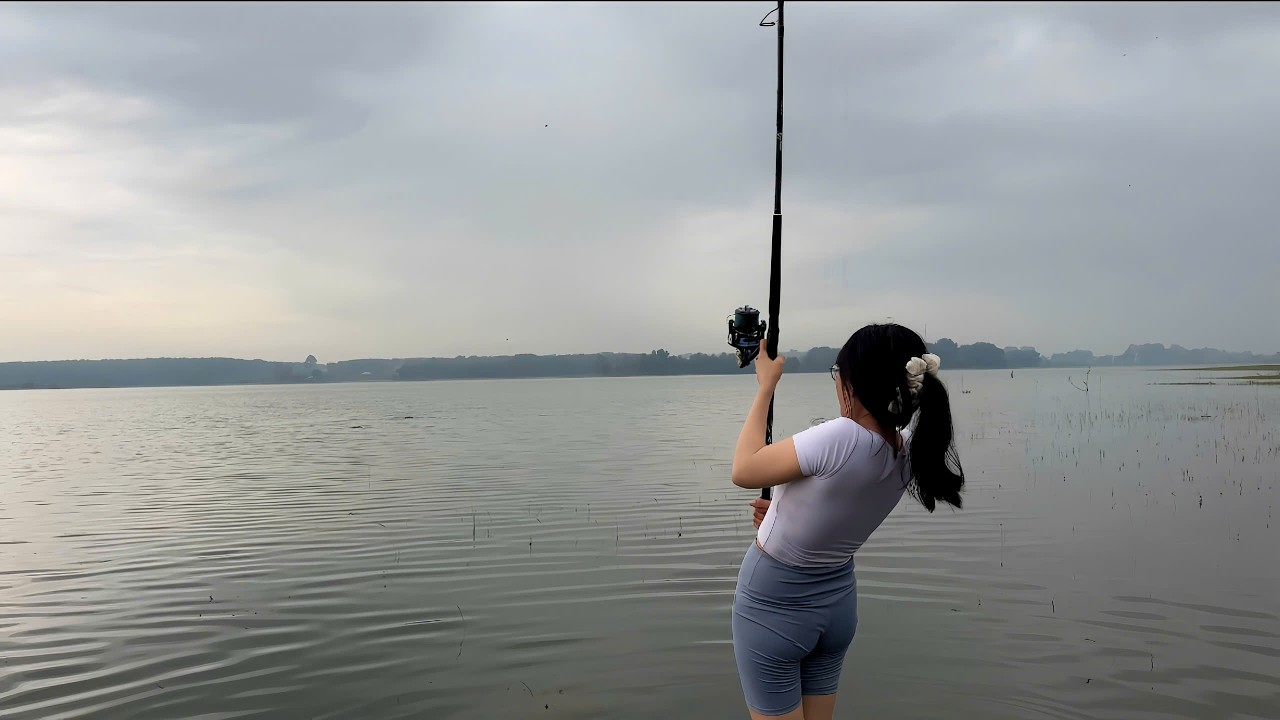 Thử Thách 24H | Cắm Trại & Câu Cá Đón Bão Lớn Tại Đập Bán Thiên Nhiên
