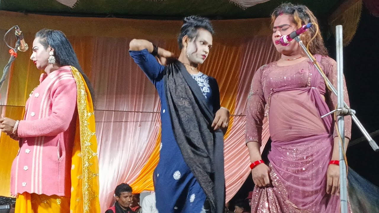 बहुत अच्छा डांस दिखाया गया है मंच पर/ नौटंकी वीडियो जरूर देखें/ सब्सक्राइब करें /पंम्पापुर की नौटंकी