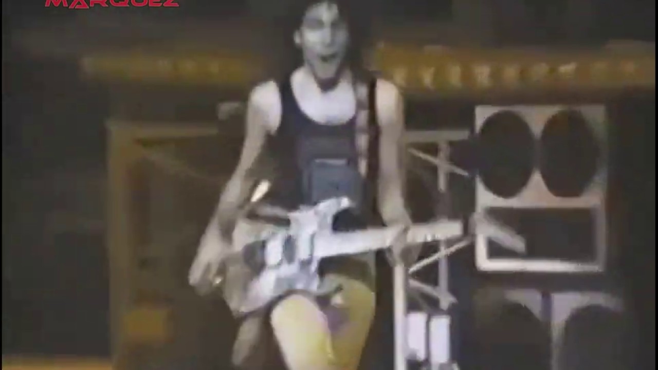 Steve Vai and Billy Sheehan solos -  Eat &lsquo;Em and Smile tour, 1986