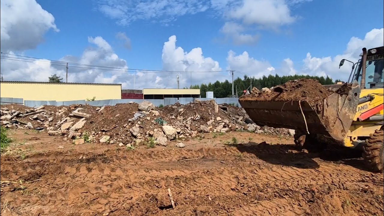 Засыпаю овраг опасным грунтом на New Holande. Filling the ravine with dangerous soil on New Holand.