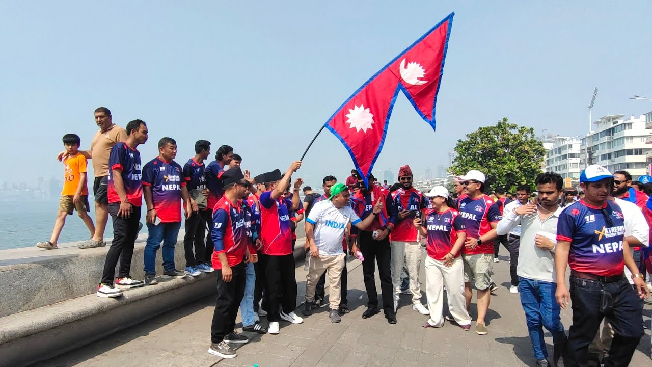 Mumbai Marine Drive Turns Into Cricket Stadium 😍 | Nepal vs England Fans Craze