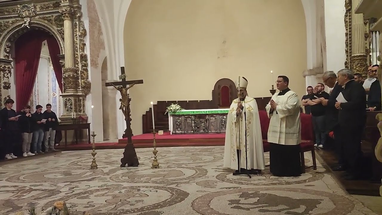 Coro della Diocesi di Otranto: Pacem in Terris di M. Frisina.
