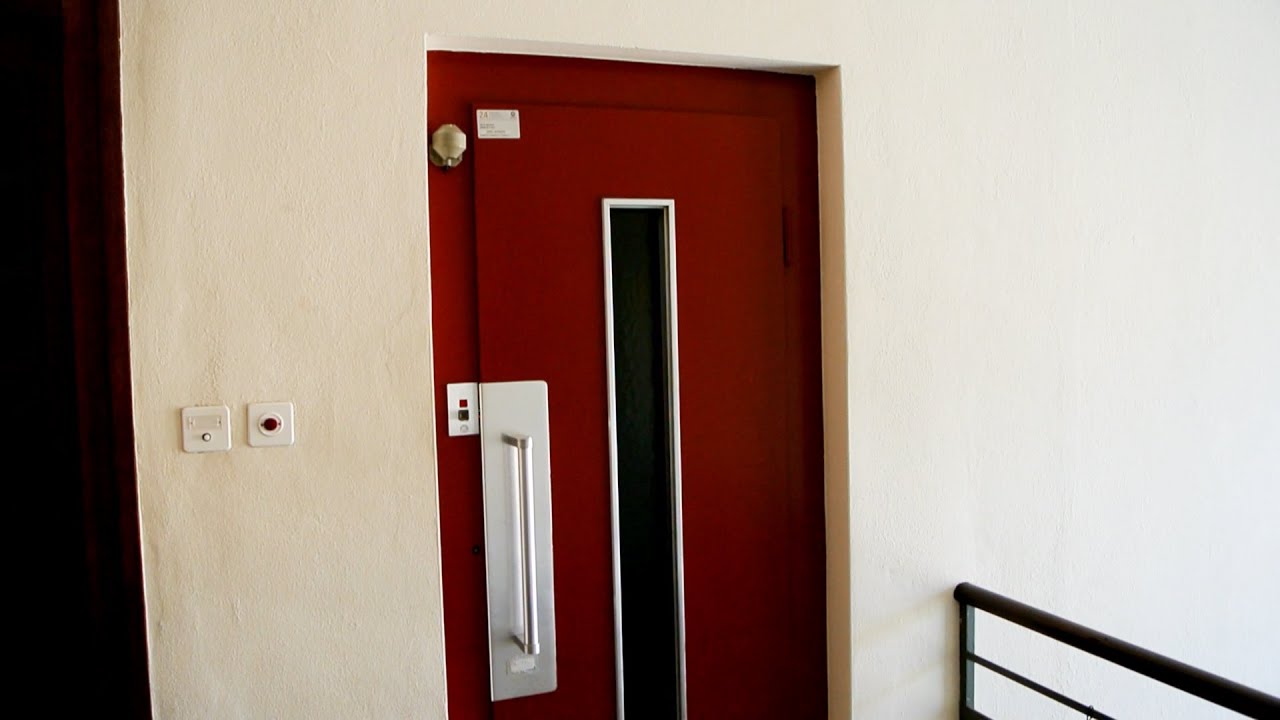 Schindler R-series traction elevator with cross-corner doors @ Via Pretorio 11, Lugano, Switzerland