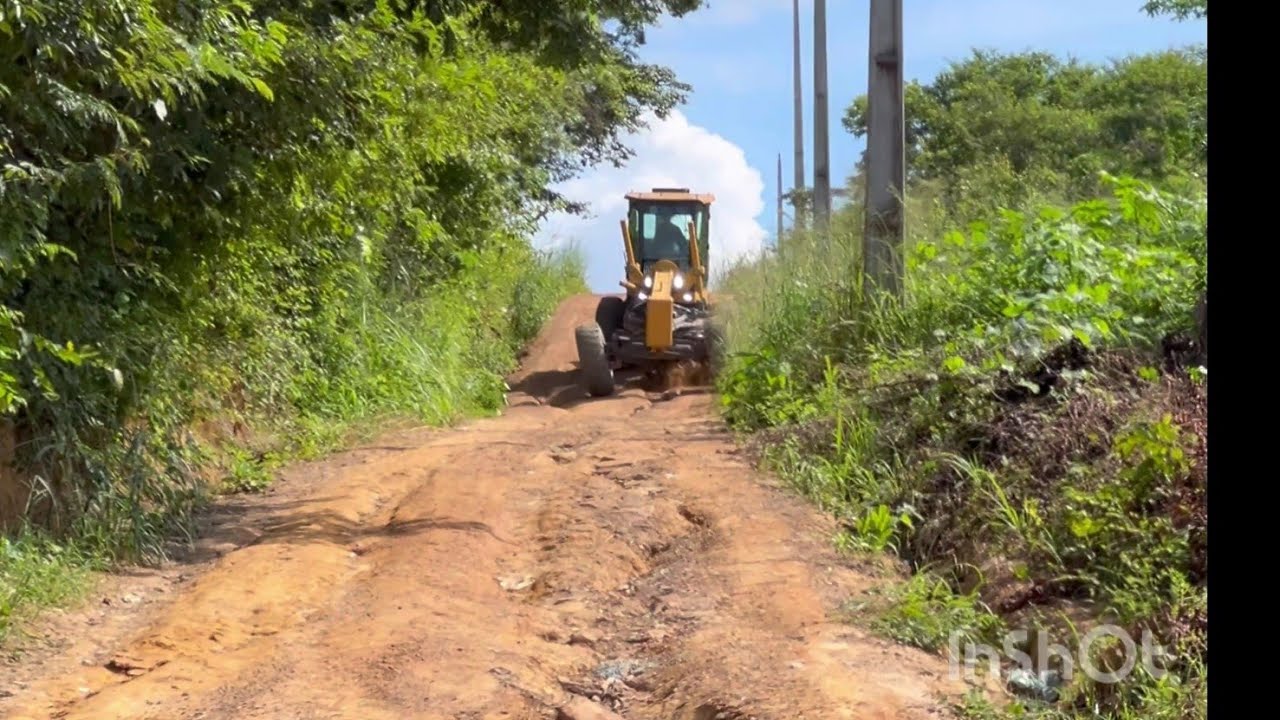 MOTONIVELADORA XCMG 180 BR TRABALHANDO PATROLAMENTO DE RUAS BDC