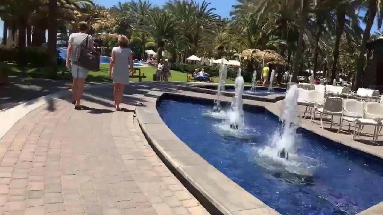 Lopesan Costa Meloneras Resort & Spa (Spain) walking around the resort