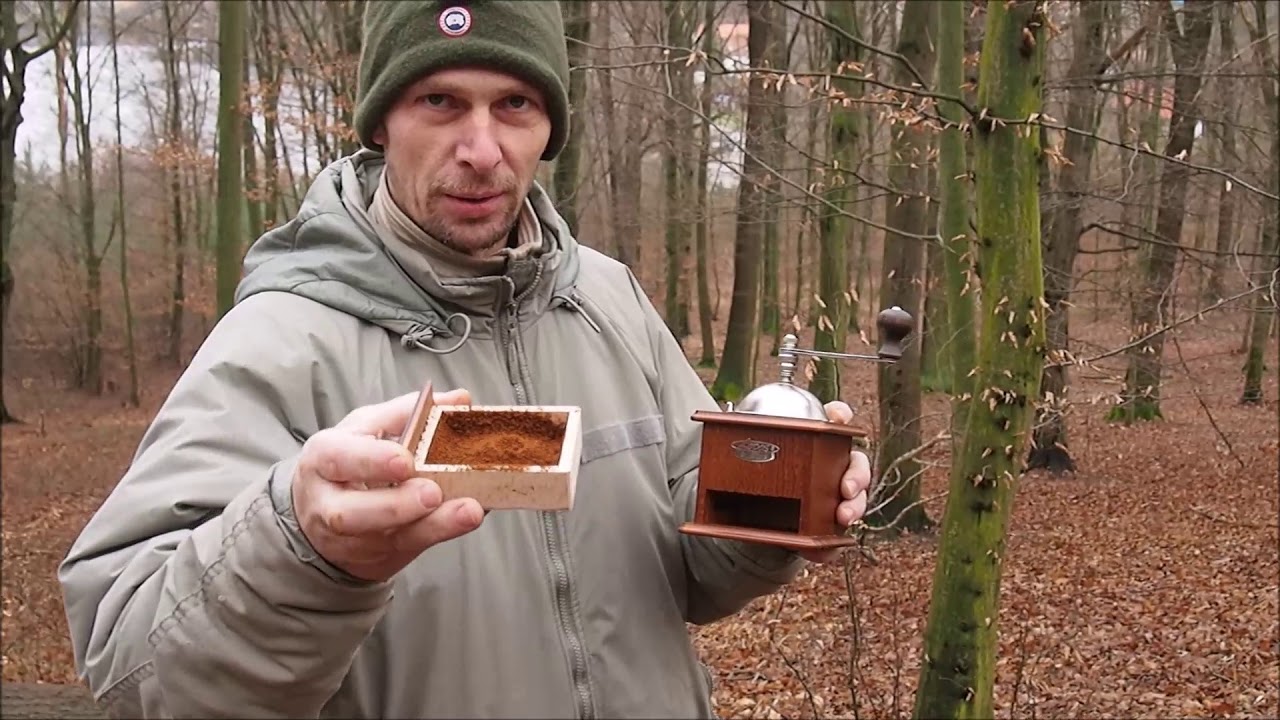 Lesn&iacute; k&aacute;va ,ml&yacute;nek Lodos a konvička moka.