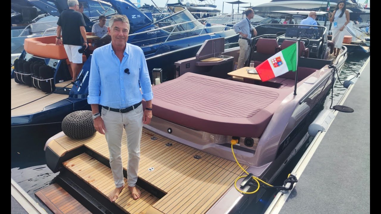 Ny, tjekket Cranchi A32 vises frem i Cannes 