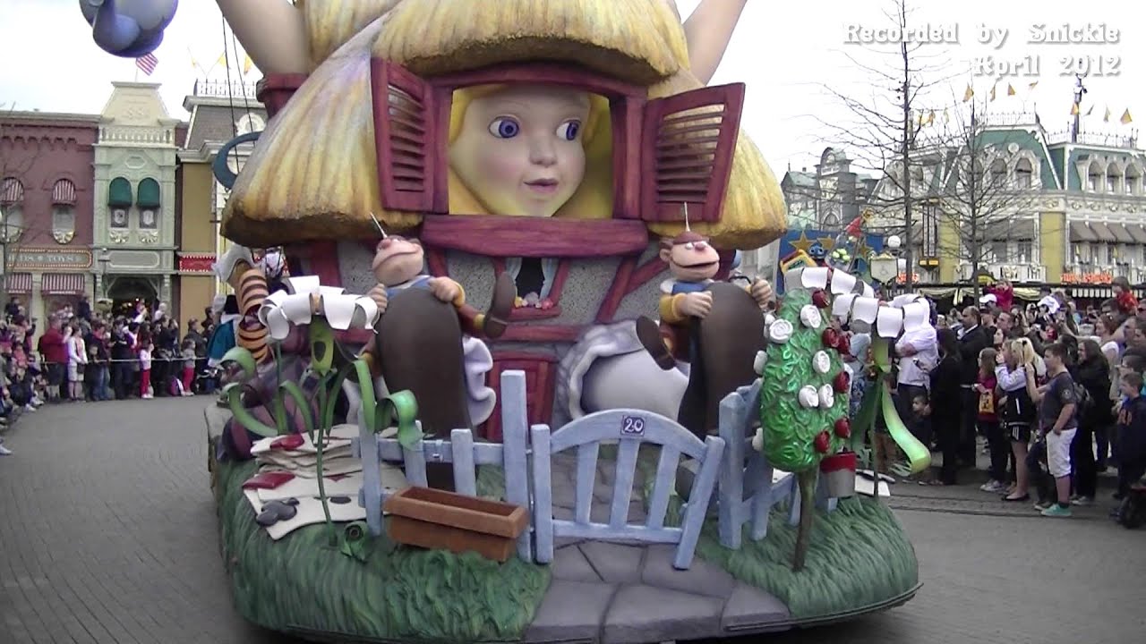 Disneyland Paris - Magic on Parade - Multicam