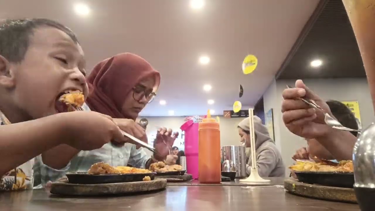 Nurutin maunya abang atan 
