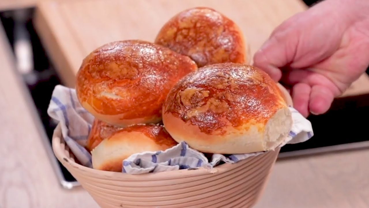 Jak upéct nejlepší DOMÁCÍ hamburgerové bulky?