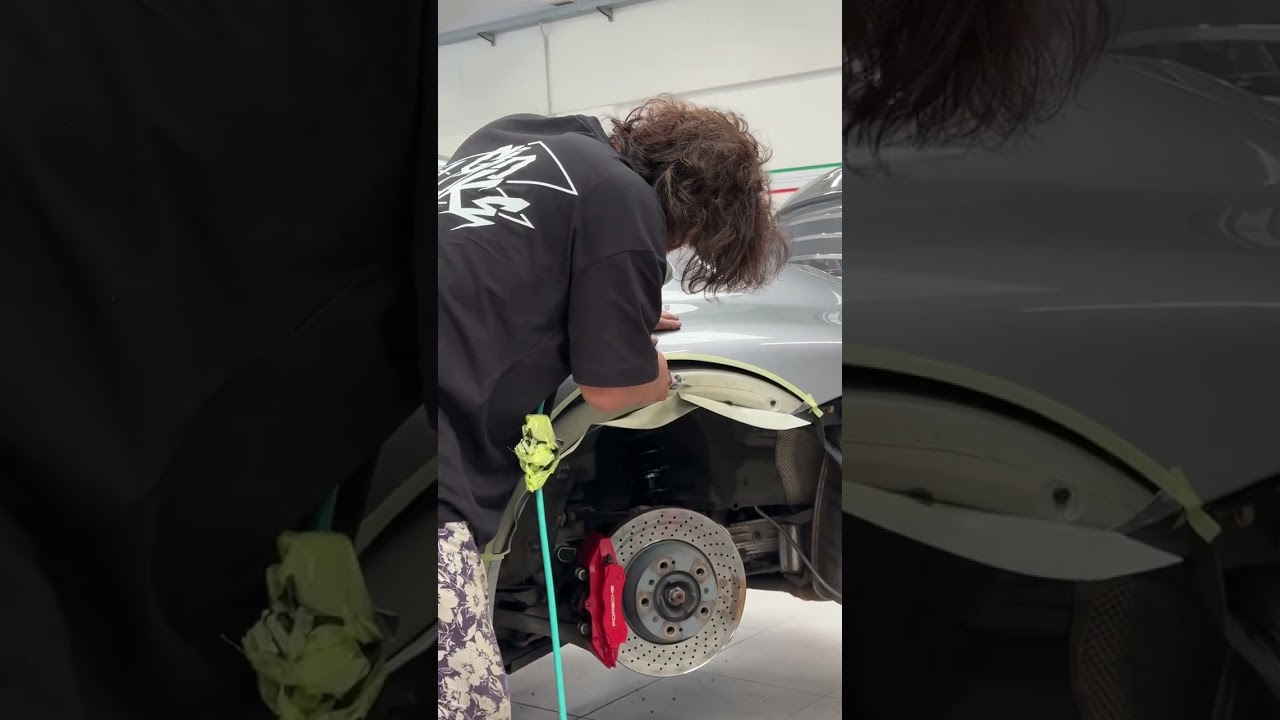 Для установки комплекта RWB на Porsche 997 с двойной обшивкой требуется дополнительная резка, это...