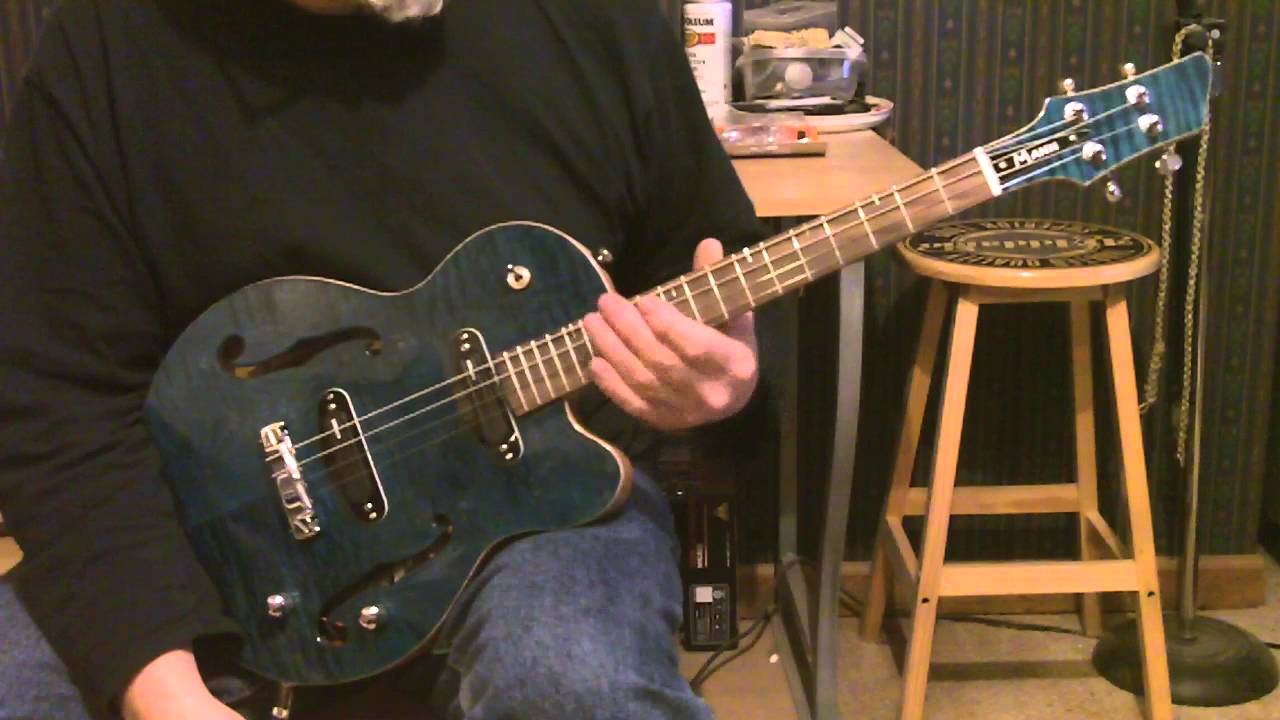 Raptor Bari uke  octave mando
