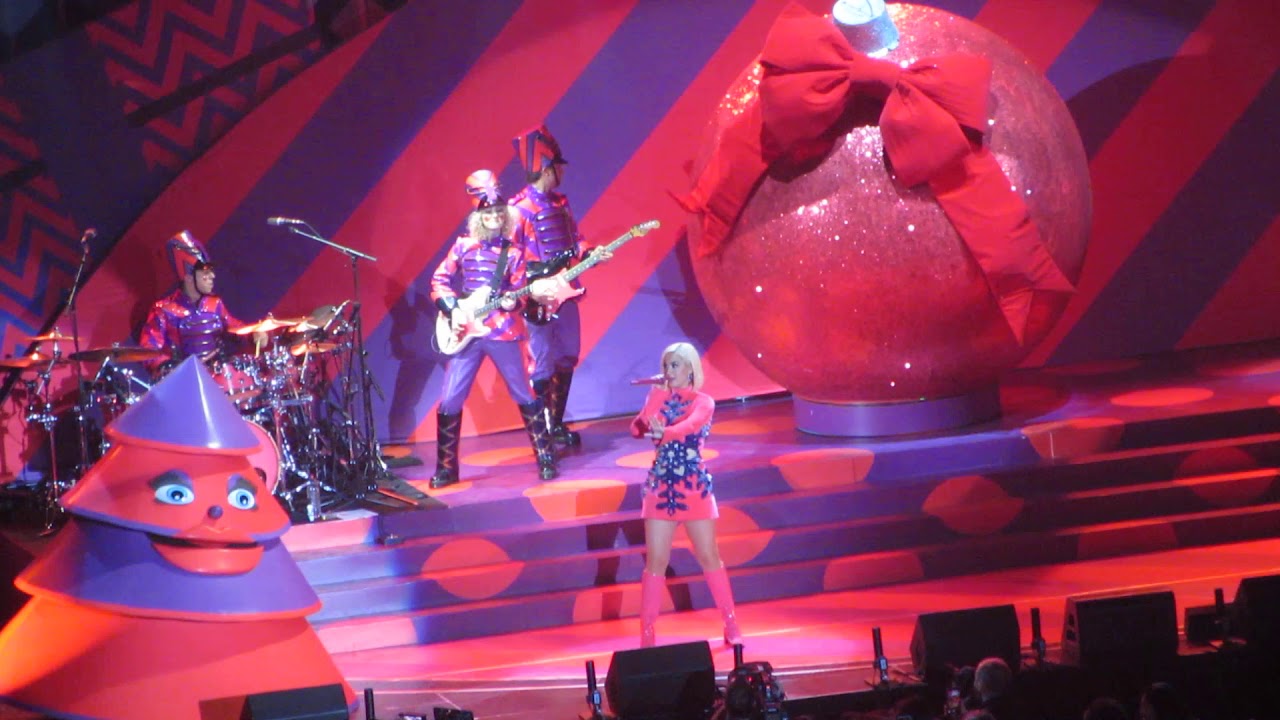 Katy Perry - Never Really Over / Roar (KIISFM Jingle Ball 2019)