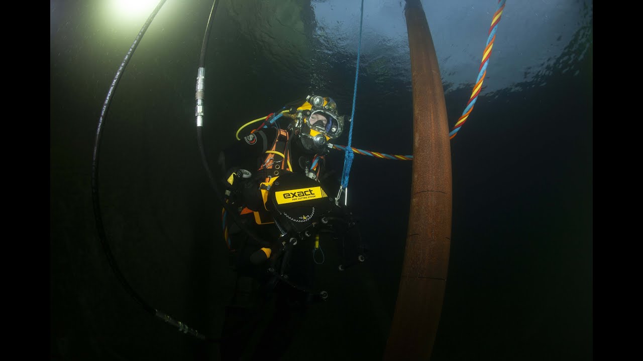 Exact HYDRA 360: diving and cutting a pipe