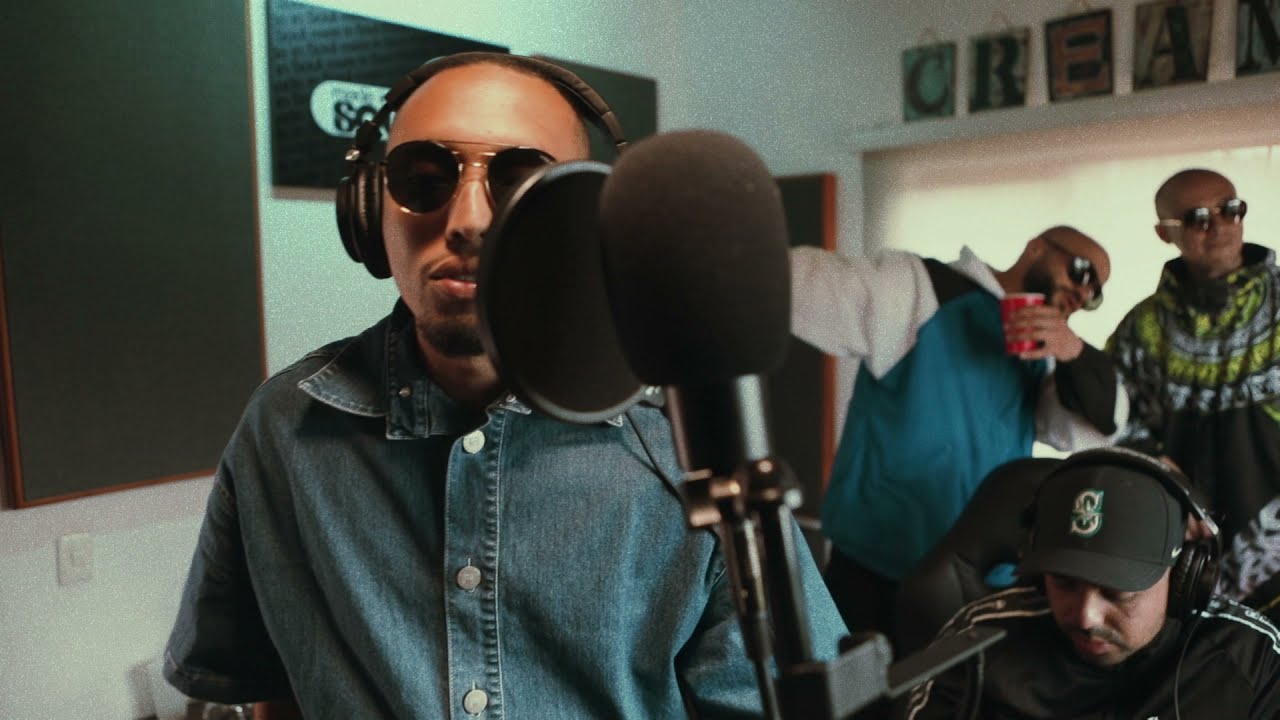 Ma&ntilde;as Ru-Fino & Juan Sinatra - Traje Flores (Chillin en la house)