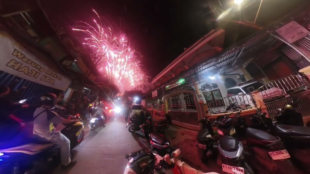 Malam Tahun Baru, Kami Menikmatinya Dengan Cara Sederhana