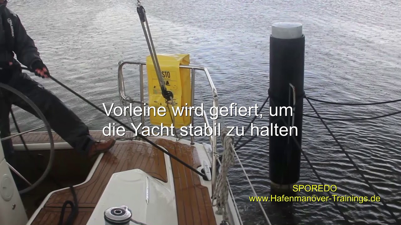Hafenman&ouml;ver-Training: souver&auml;nes Ablegen: r&uuml;ckw&auml;rts aus der Box bei 6 Bft schr&auml;g von vorne