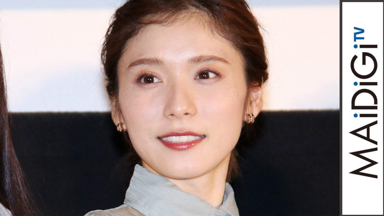 松岡茉優、クライマックスシーンで涙「濃度、密度がとてつもない」　「バースデー・ワンダーランド」初日舞台あいさつ