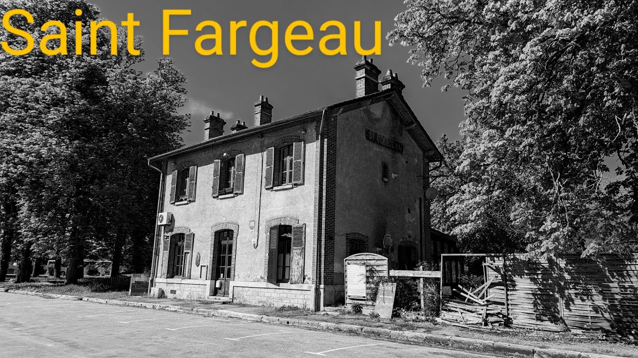 Vestiges Ferroviaires : la découverte de l'ancienne gare de Saint Fargeau et son bâtiment annexe.