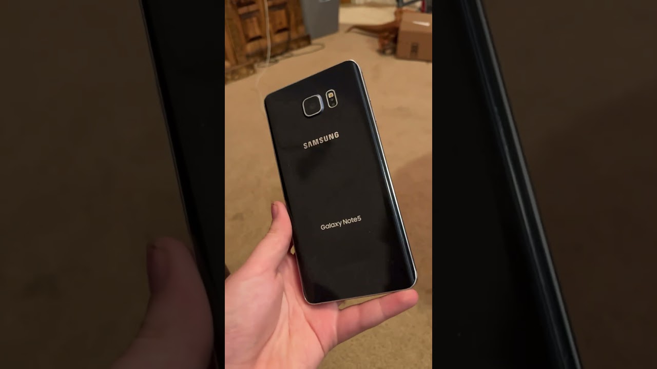 Samsung Galaxy Note 5, stary telefon z 2015 roku