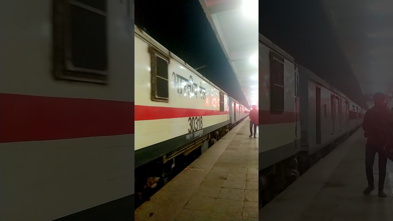 20806 Andhra Pradesh AC Express Arriving Gwalior Jn🚂🚂