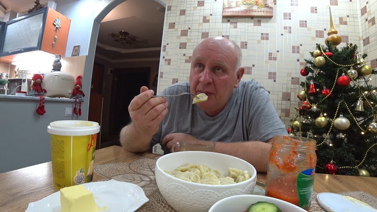 ВЛОГ ПРОДОЛЖЕНИЕ/НЕКОТОРЫМ ЧТО НЕ ПОКАЖИ ВСЁ ПЛОХО/НАКОРМИЛА МУЖА ВКУСНЫМИ ПЕЛЬМЕНЯМИ С УТКОЙ УШКАМ