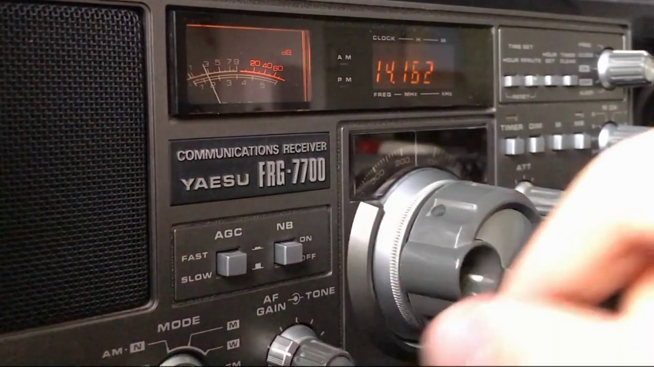 My first tabletop receiver! Yaesu FRG 7700. Bandsscan + tips and more!