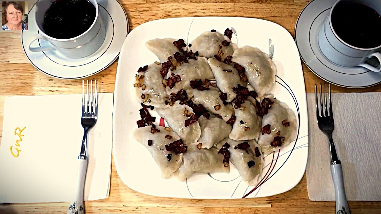Pierogi z Mięsem i Porem Okraszone Boczkiem z Cebulką.
