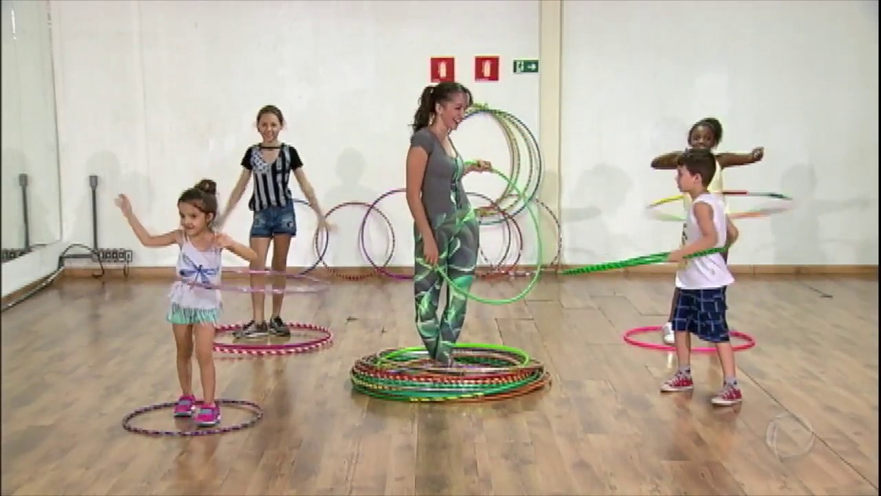 Bambolê volta a ser um dos presentes favoritos da garotada