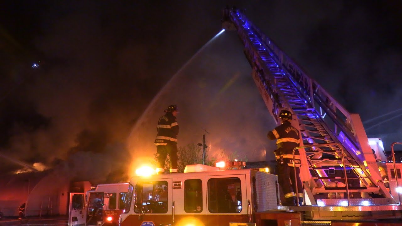 *6TH ALARM FIRE* Fire Rips Through Abandoned Commercial Building: Meriden, Connecticut
