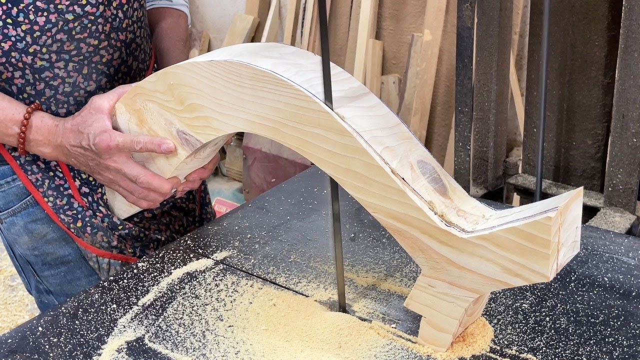 Innovative Woodworking Processes Turn Ideas Into Masterpieces / Handcrafted Curved Wood Carving Art