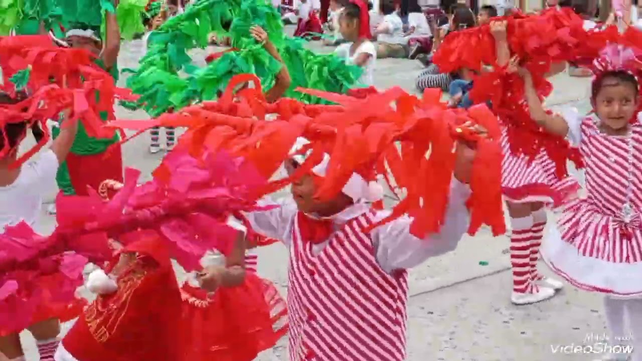 Empezamos fiestas navideñas. Escuela Eloy Alfaro. 01~12~25