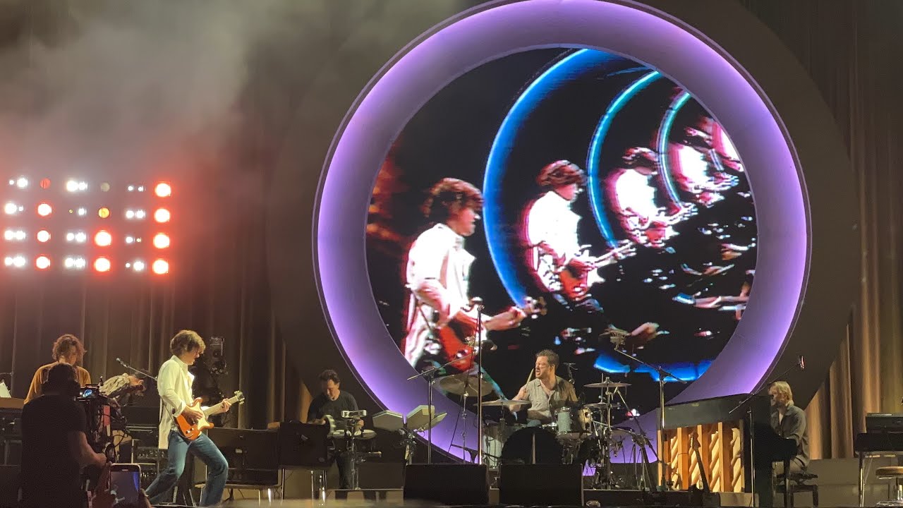 Arctic Monkeys - Body Paint (outro) @ Milan 2023