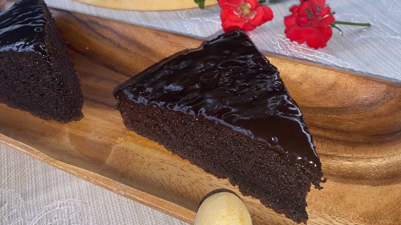 Super moist Chocolate Cake كيكة الشوكولاتة