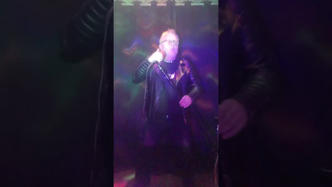 chris chante BB Brunes Stéréo