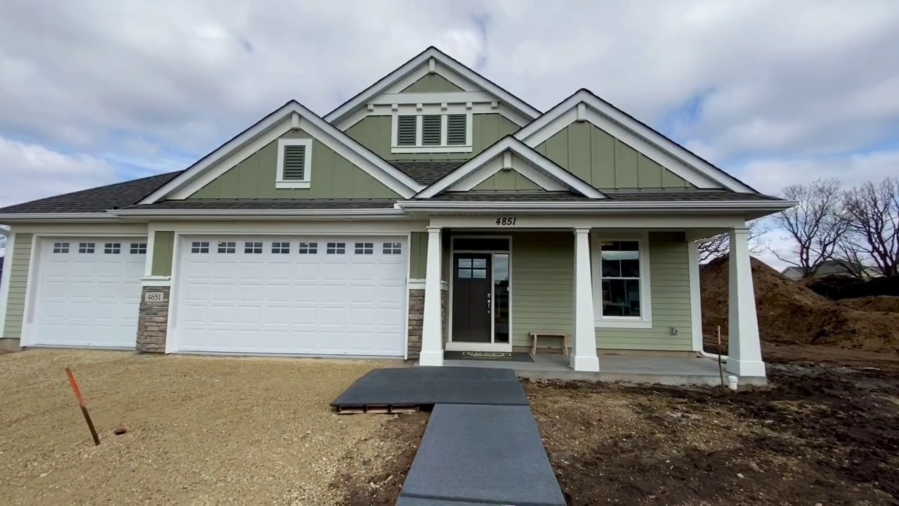 Move-in Ready Villa Home at Twenty-One Oaks in Woodbury MN